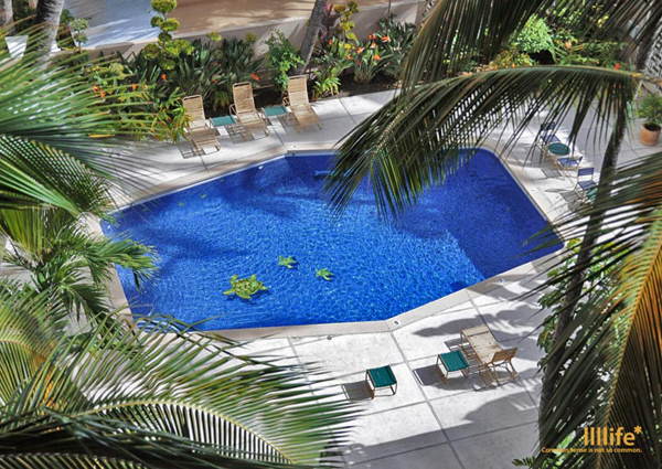 プールサイドにて。| llllife: ken munakata